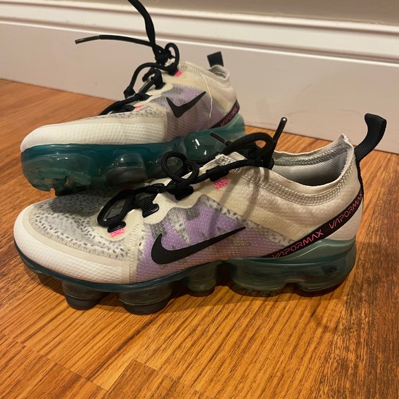 Nike Shoes - Nike Vapormax